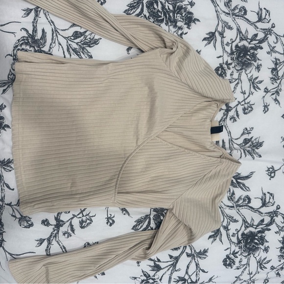 Universal Thread Tan Ribbed Top - Picture 2 of 3